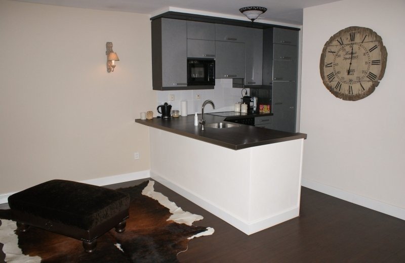 homes for rent on De Remise